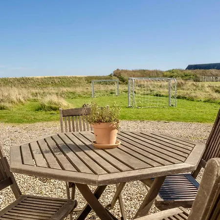 Lovely Summer House 450 Meters From The Sea Ferienhaus *