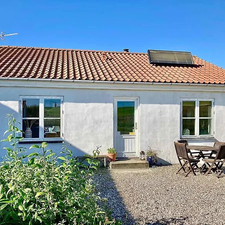 Lovely Summer House 450 Meters From The Sea Ferienhaus *